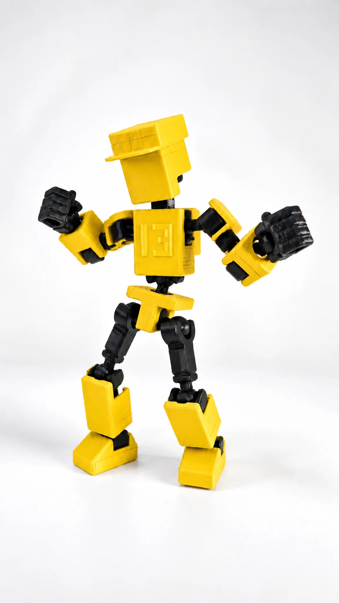 mini13-amarillo-pose-accion