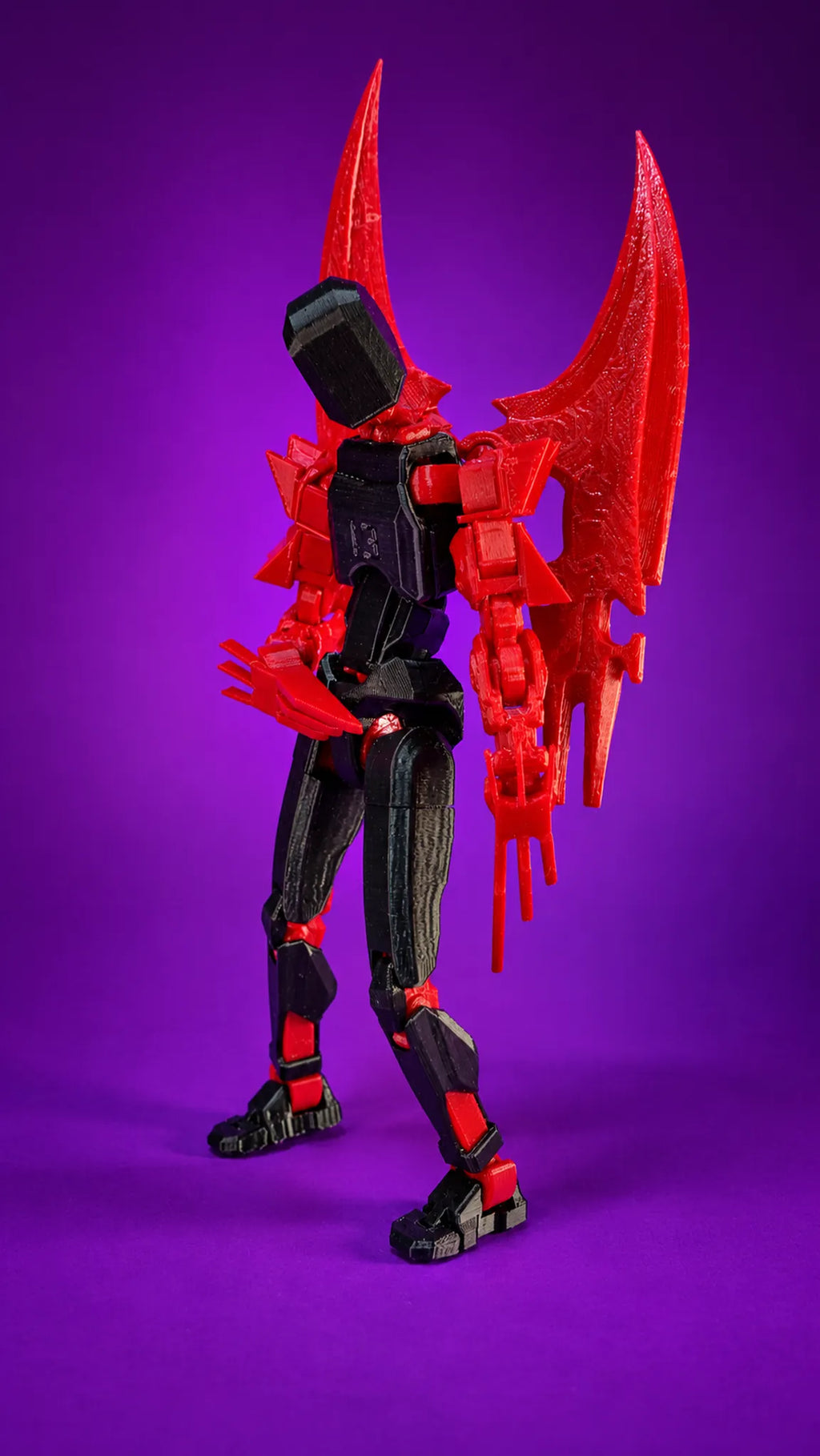 El Tártaro figura articulada del Dummyverso en rojo y negro