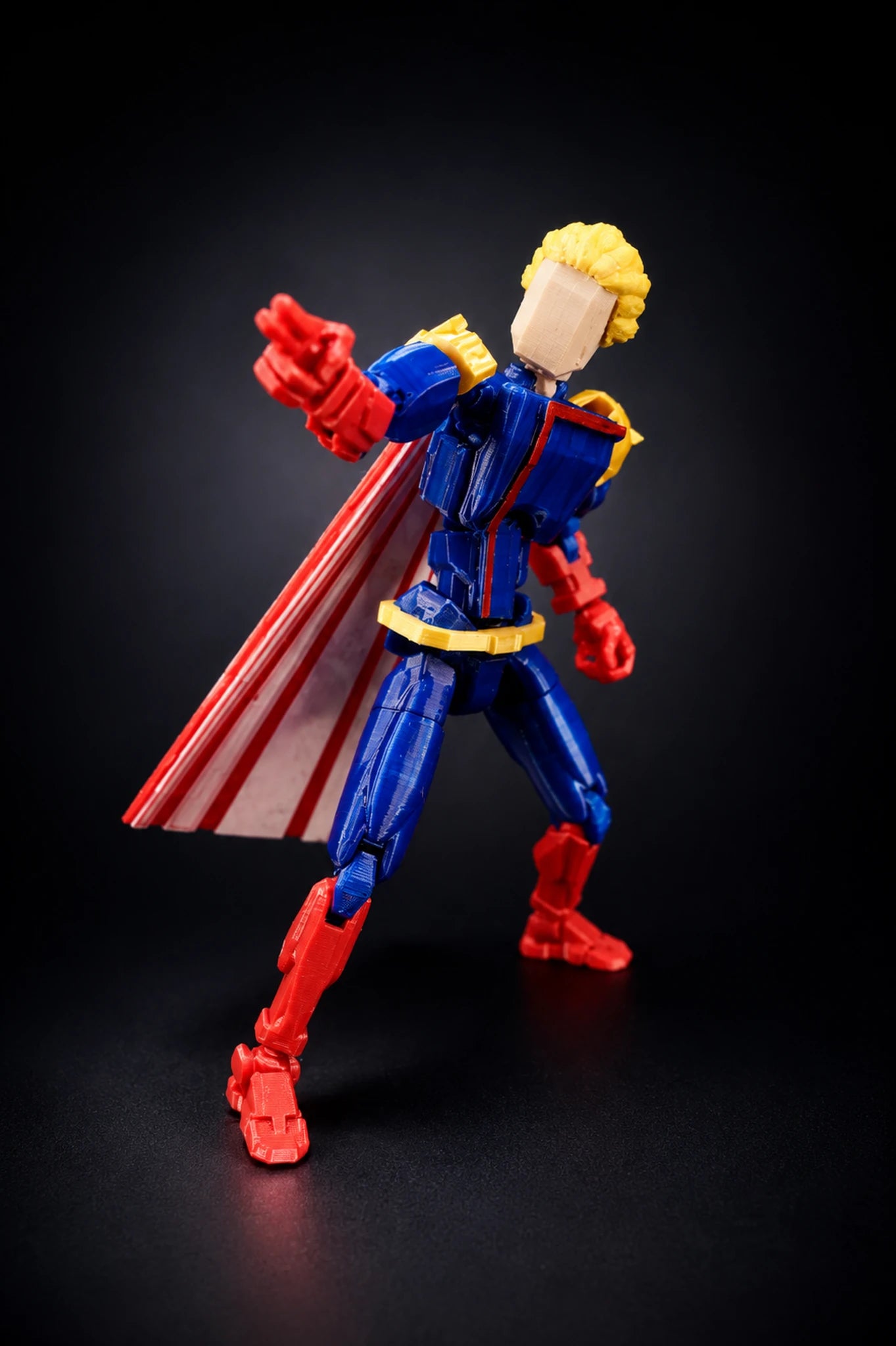 Dummy 13 Patriota Supremo como regalo geek anime
